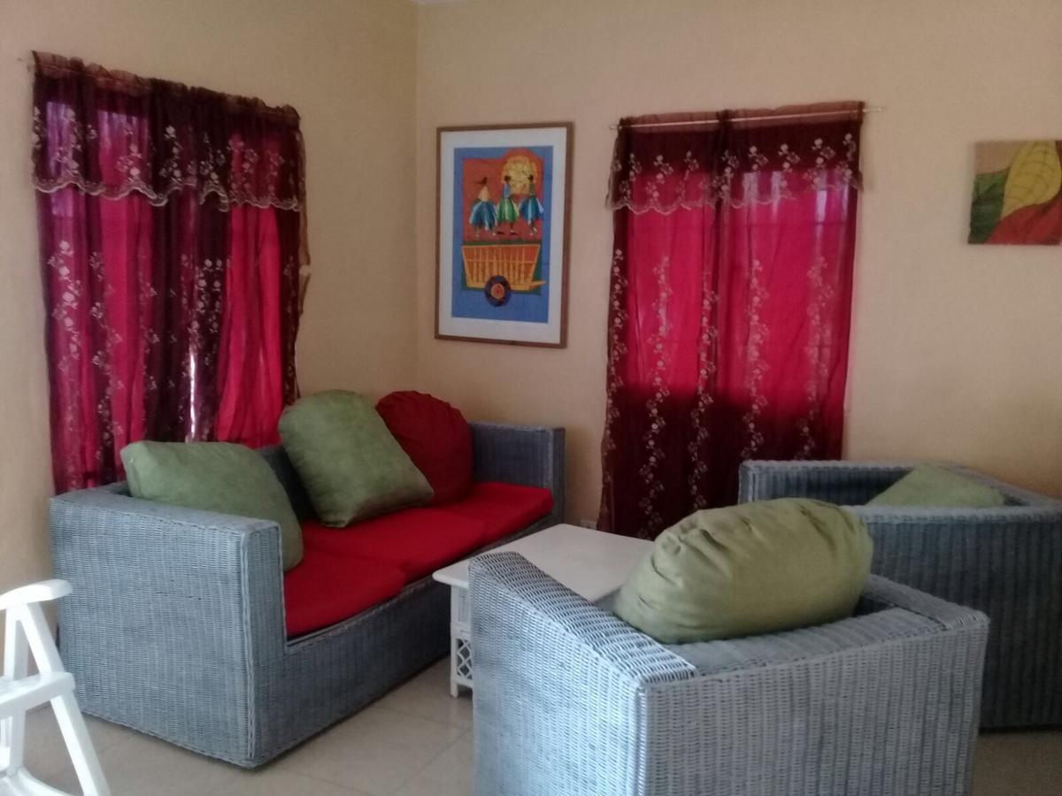 Lora Guest house *